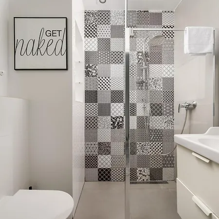 Apartment Ochota View Stylish By Bookinghost *